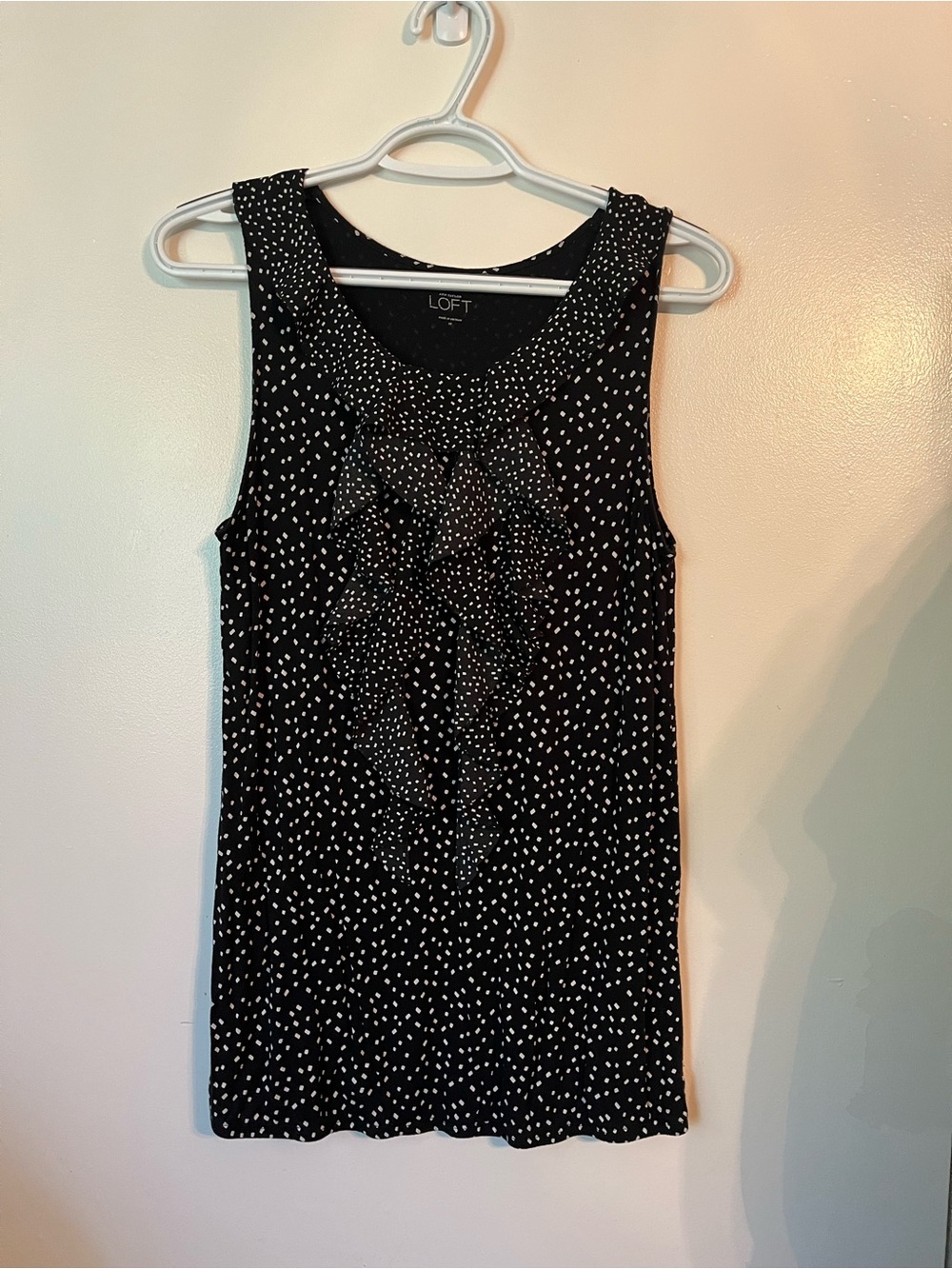 LOFT Black Geometric Print Ruffle Sleeveless Top